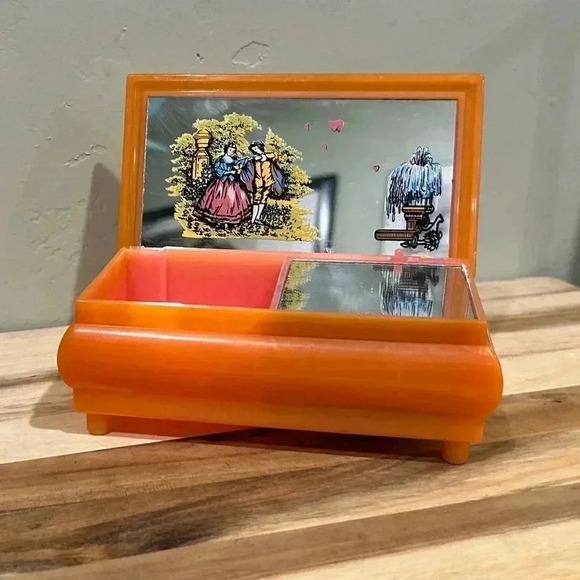 Vintage Yap’s Music Box. Flip top. Mirror. Twirling Ballerinas. Still Works! - Picture 10 of 12